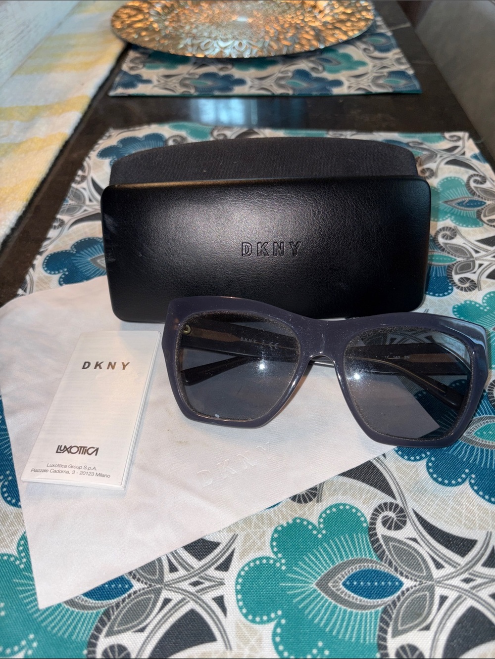 Dkny Women's Dark Gray Oversized Cat-Eye Sunglasses